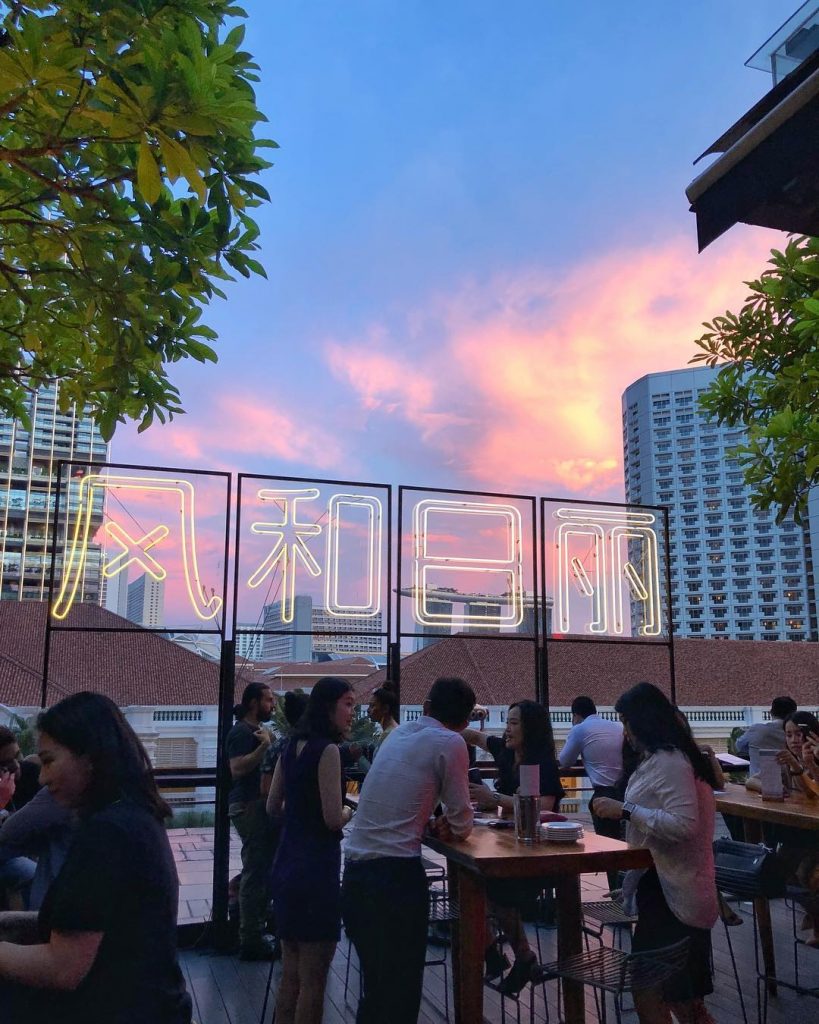 5 unforgettable rooftop bar in Singapore that give you a Chill.