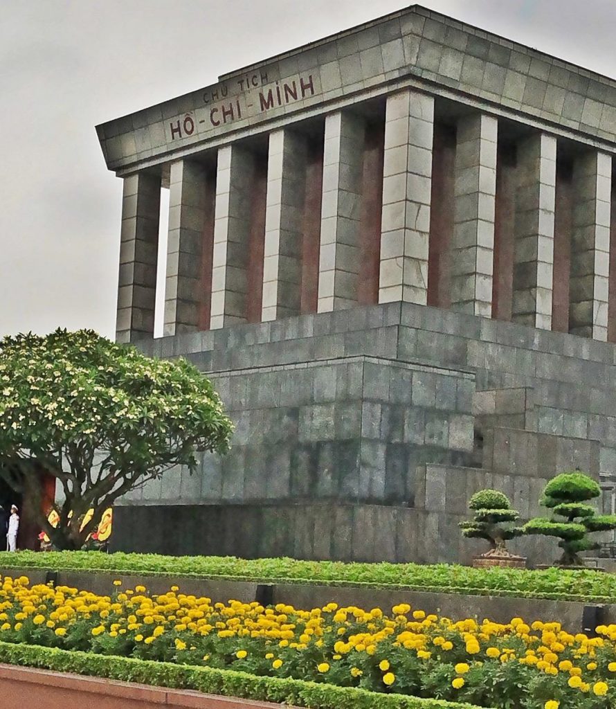 Tempat Wisata Vietnam : Ho Chi Minh's Mausoleum