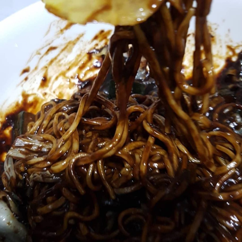 Makanan Khas Korea : Jjajangmyeon