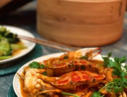 10 Makanan Khas Singapura Yang Harus Dicoba makanan khas Singapura: Chili Crab