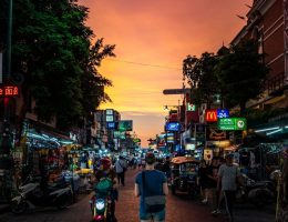 8 Tips Hemat Ala Backpacker ke Thailand backpacker ke thailand: Khaosan Road