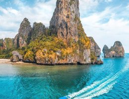 Menjelajahi Keindahan Pantai di Thailand Yang Begitu Menawan jalan jalan ke thailand: Railay Beach