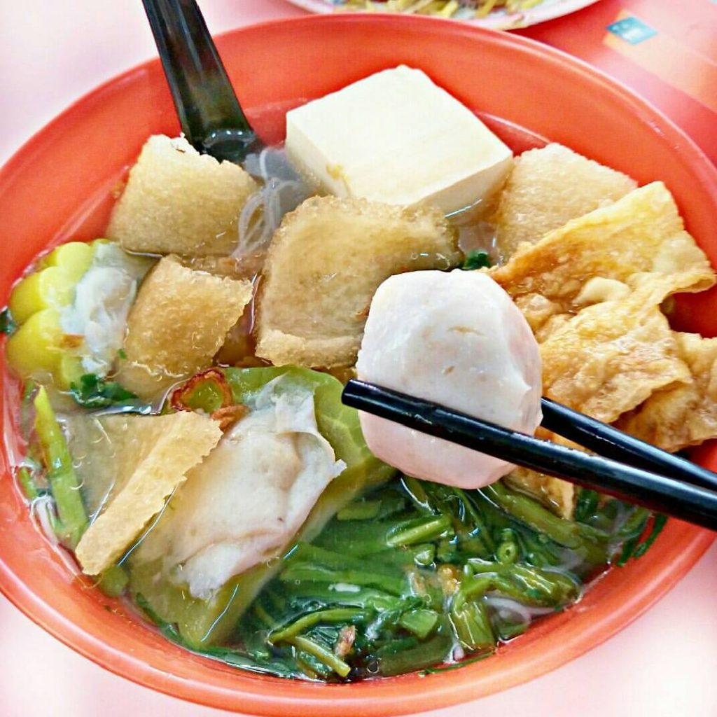 makanan khas Singapura: Yong Tau Foo 