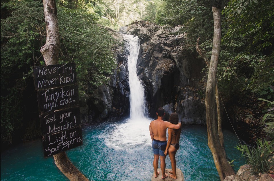Aling Aling Waterfall - Foto, Lokasi, Review, Rute & Fasilitas - Befree Tour