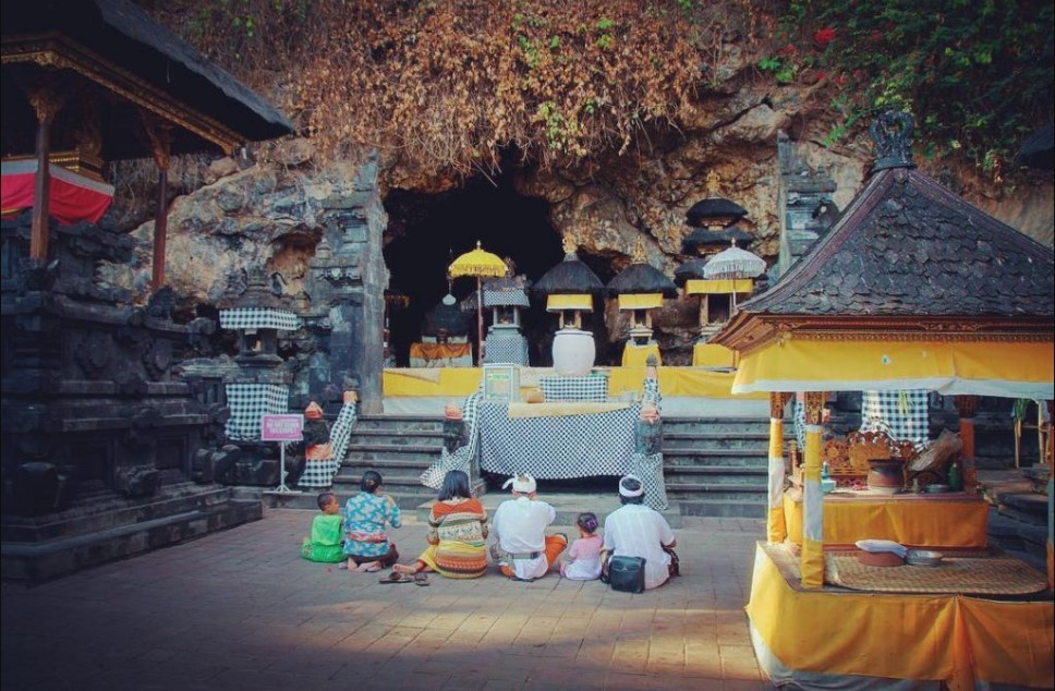Goa Lawah