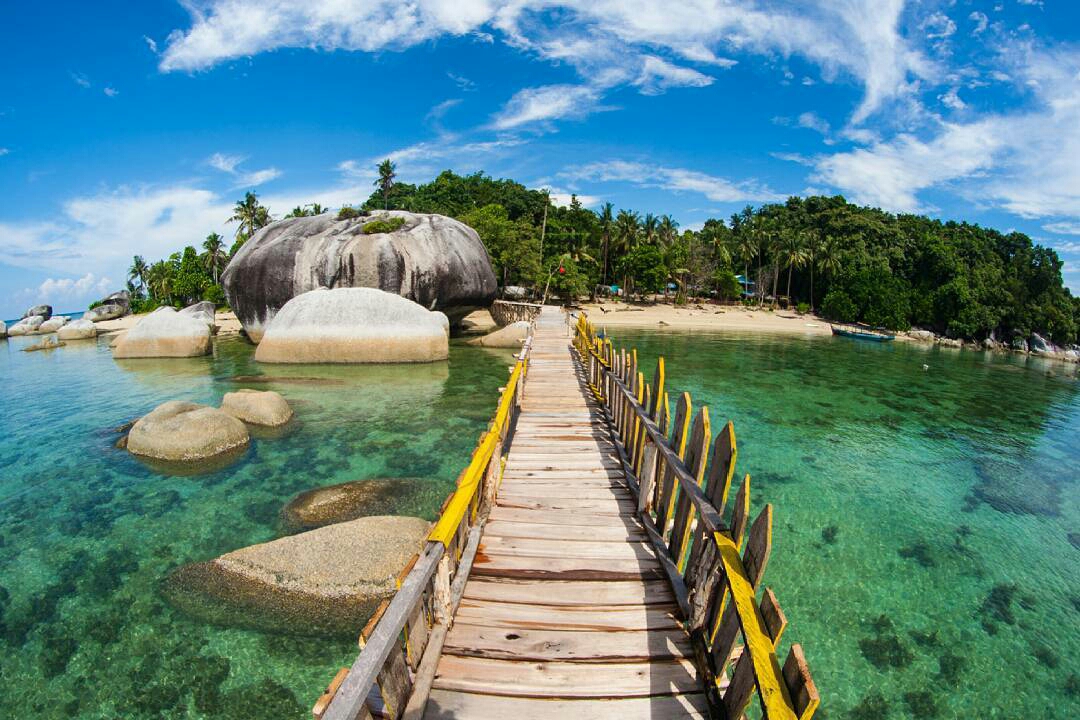 One Day Hopping Tour Belitung Island