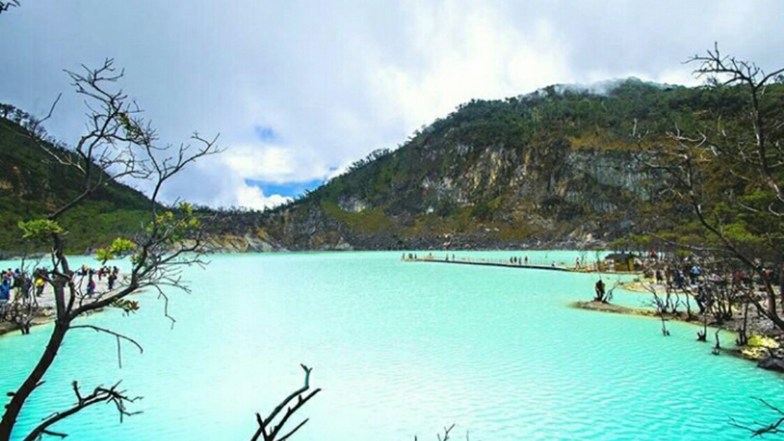 Bandung Private Tour Kawah Putih  and Tea Plantation