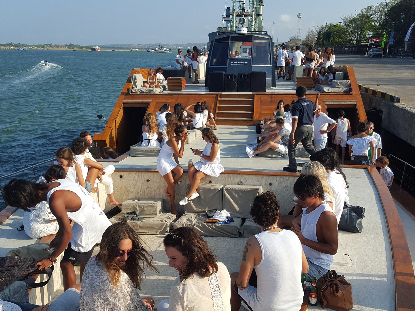 cruise party