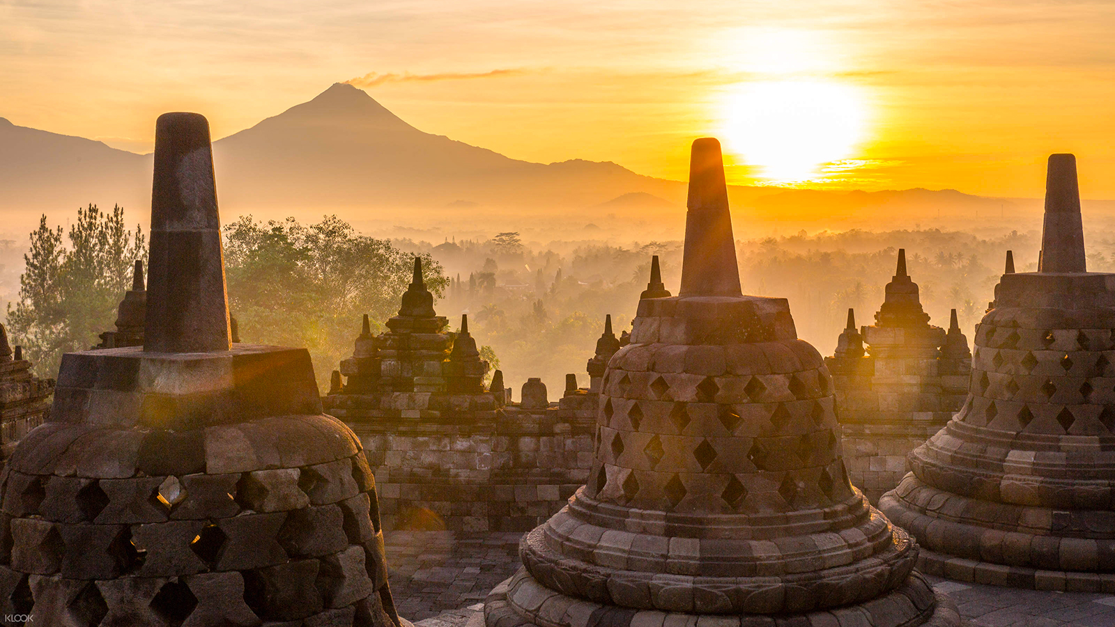 borobudur merapi prambanan tour