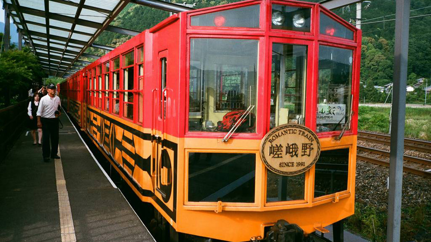 arashiyama train tour