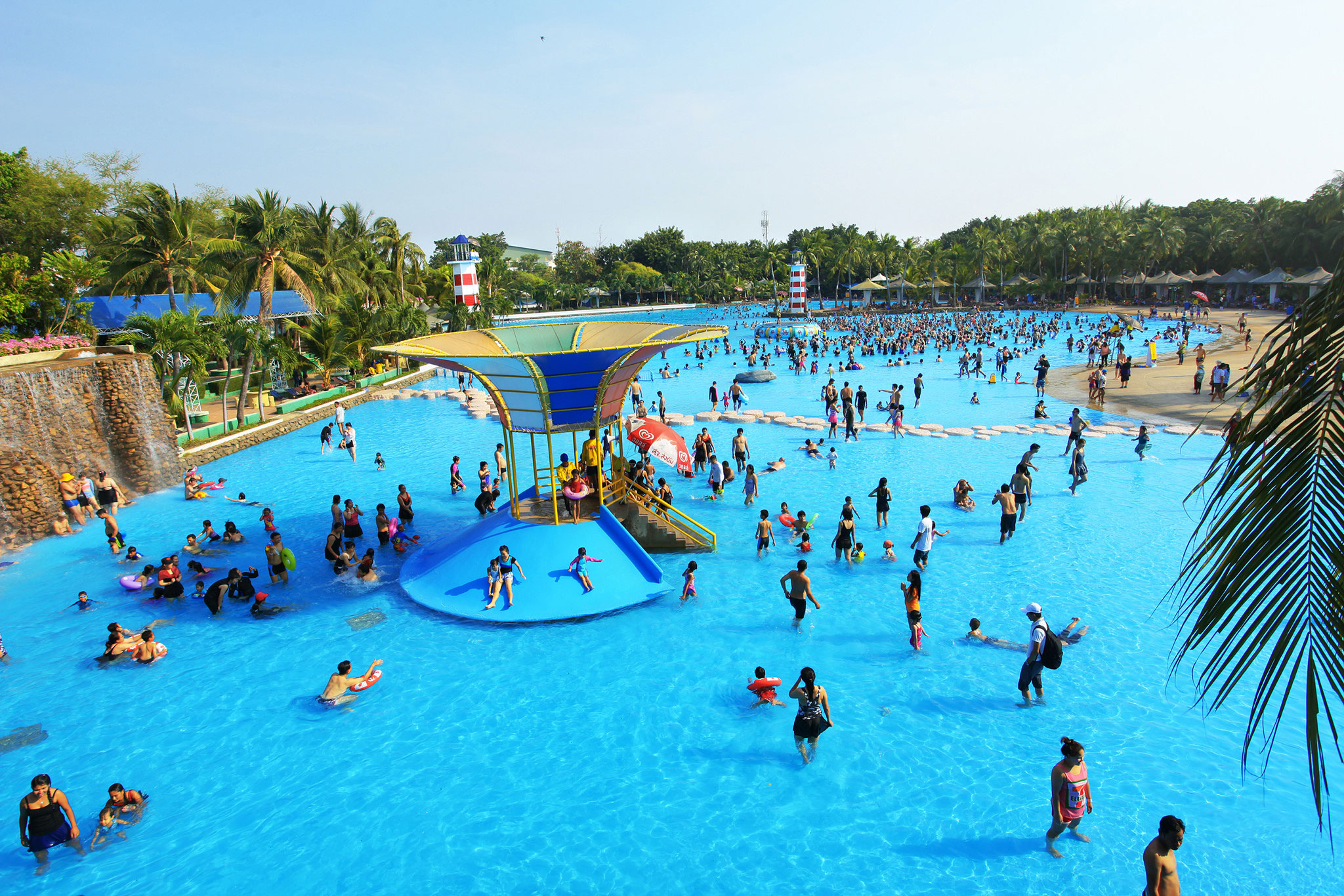 Бассейн в бангкоке. Аквапарк Бангкок Siam Park. Сиам парк бассейн с волнами. Сиам парк Сити. Бассейн в Сиам парк в Бангкок.