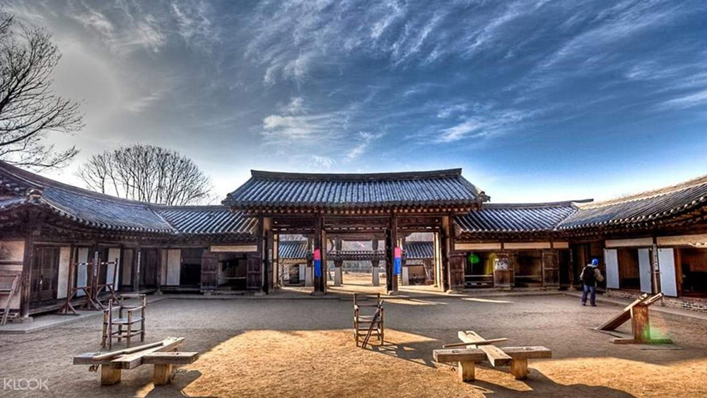 Coreea - Tradiţii - Page 2 Suwon-hwaseong-fortress-and-korean-folk-village-tour_0ac2076d2cd5fe9353b9adb965429b02956819a2